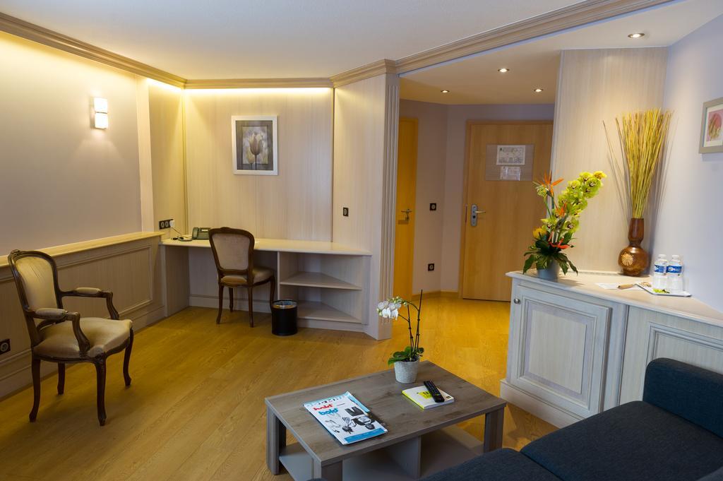 Cottage Logis Hotel - Restaurant Dudelange Ngoại thất bức ảnh