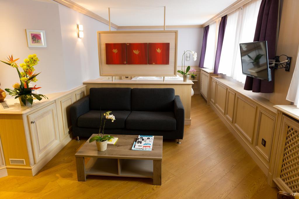 Cottage Logis Hotel - Restaurant Dudelange Ngoại thất bức ảnh