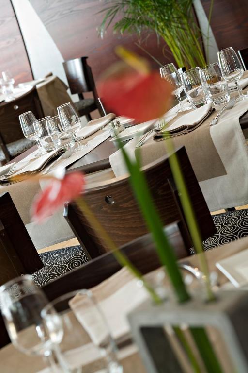 Cottage Logis Hotel - Restaurant Dudelange Ngoại thất bức ảnh