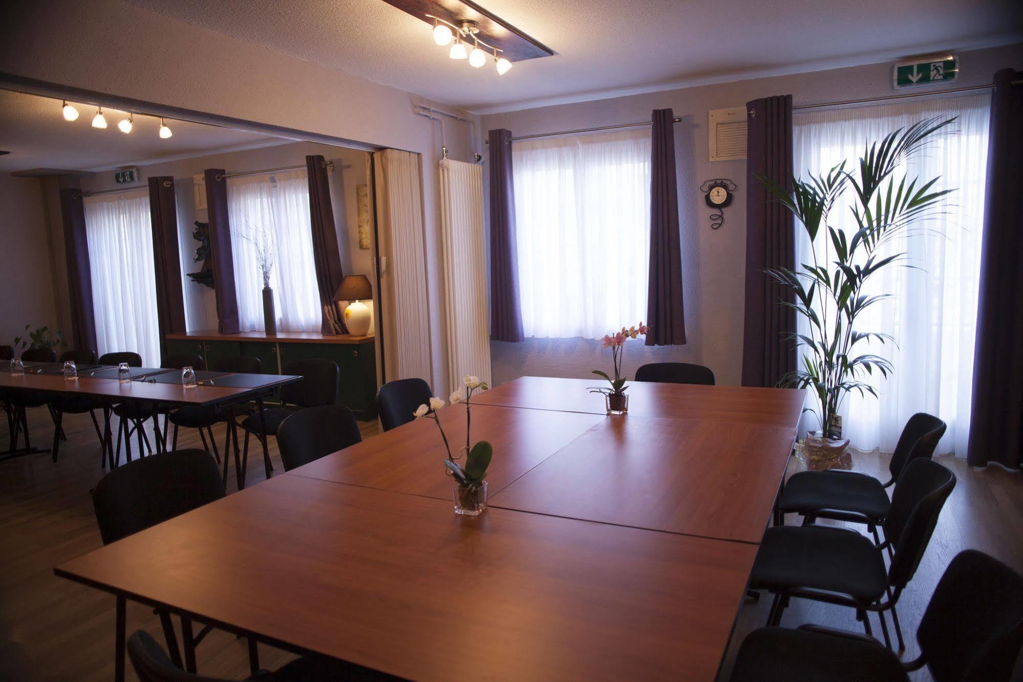 Cottage Logis Hotel - Restaurant Dudelange Ngoại thất bức ảnh